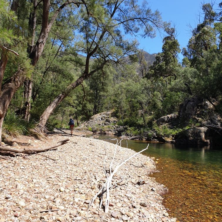 The middle reach of the Deua River provides some ideal walking and swimming